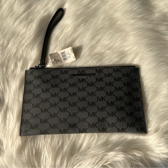 Michael Kors | Wristlet - Picture 4 of 6